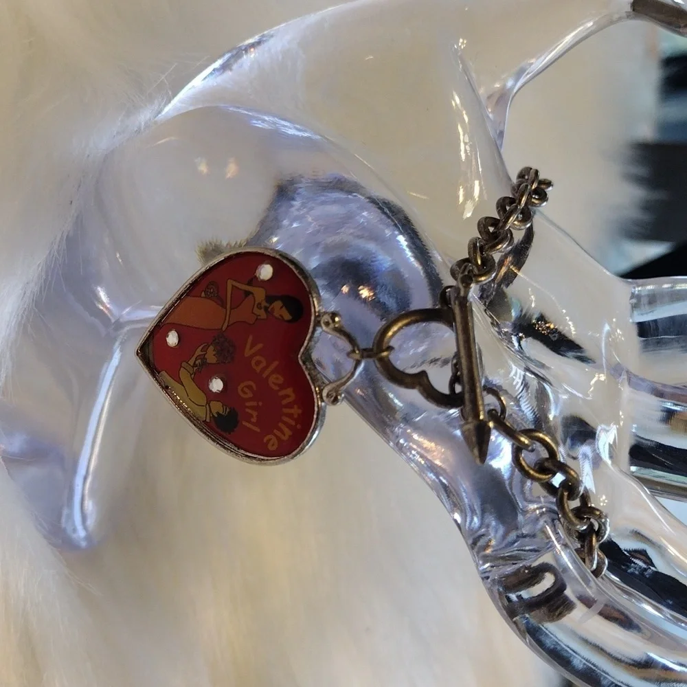 Vintage Valentine's Bracelet - Picture 6 of 9